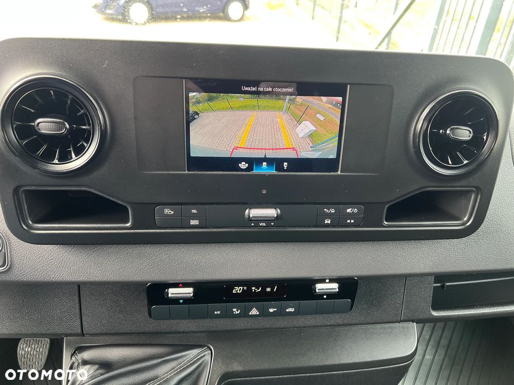 Mercedes-Benz Sprinter - 12