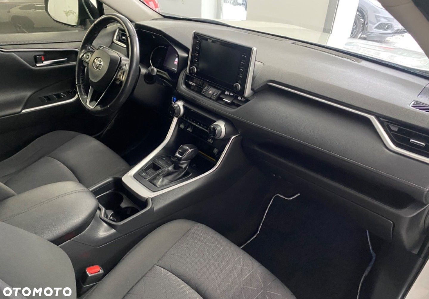 Toyota RAV4 - 13