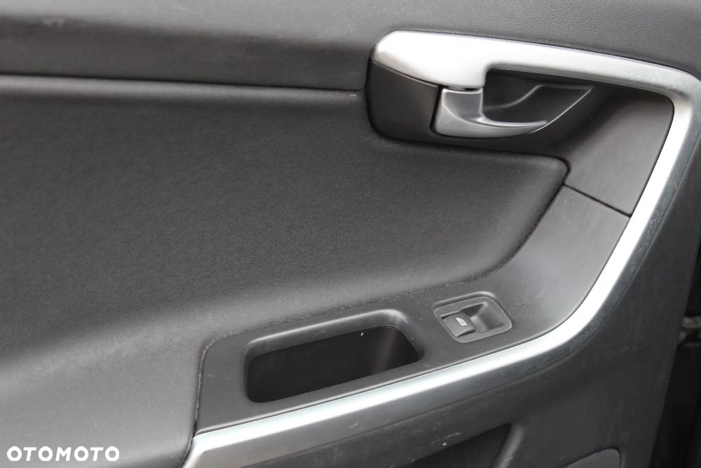 Volvo XC 60 D3 Momentum - 10