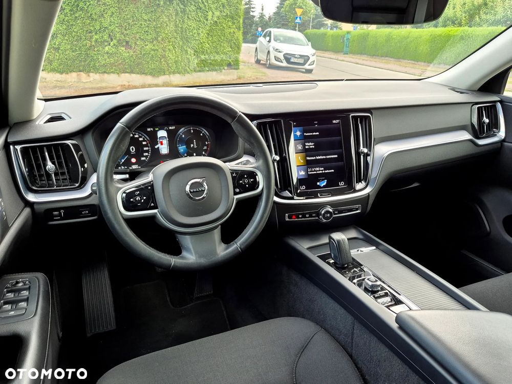 Volvo V60 Cross Country - 11