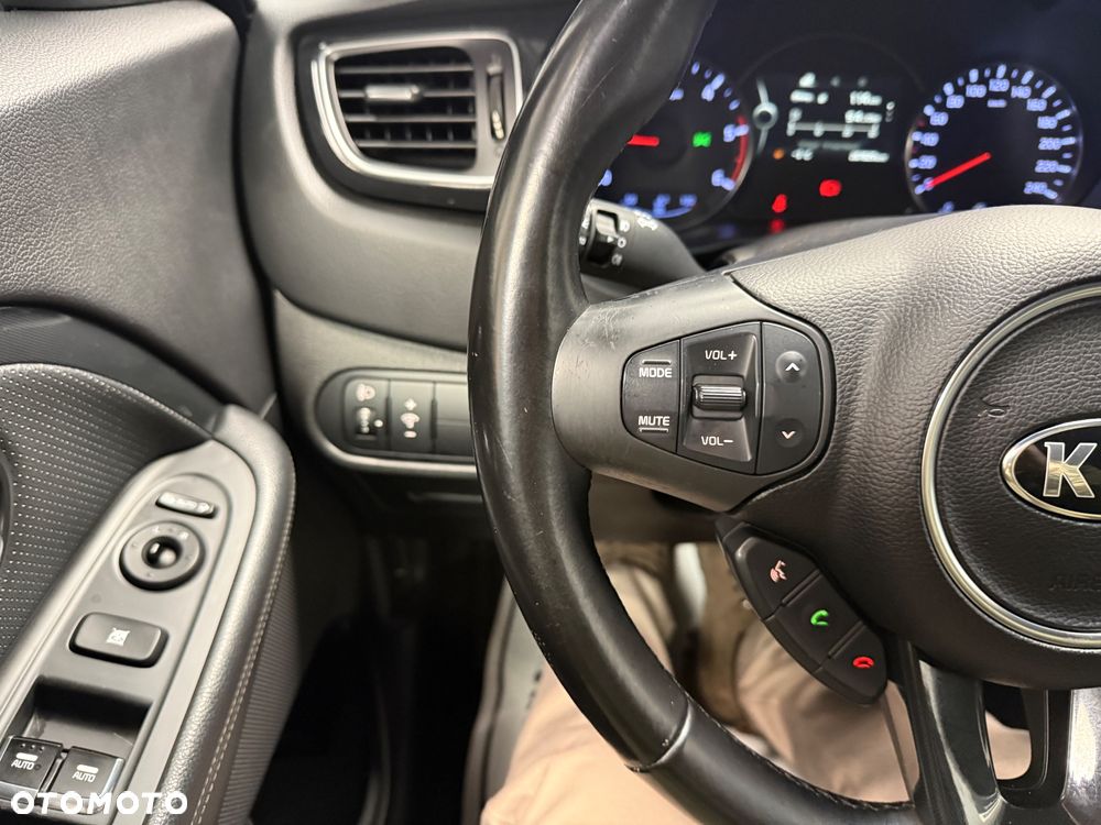 Kia Carens - 18