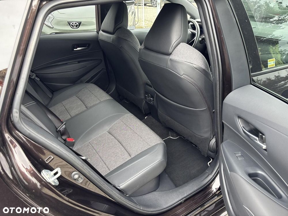 Toyota Corolla 2.0 Hybrid Style - 21