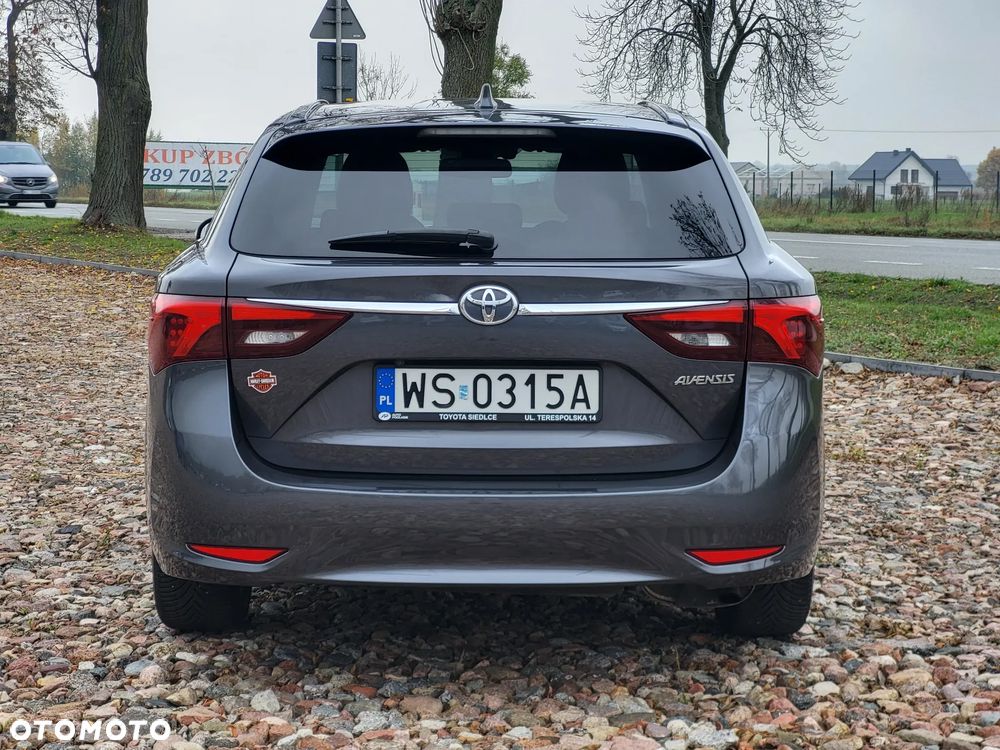 Toyota Avensis 2016 photo 5