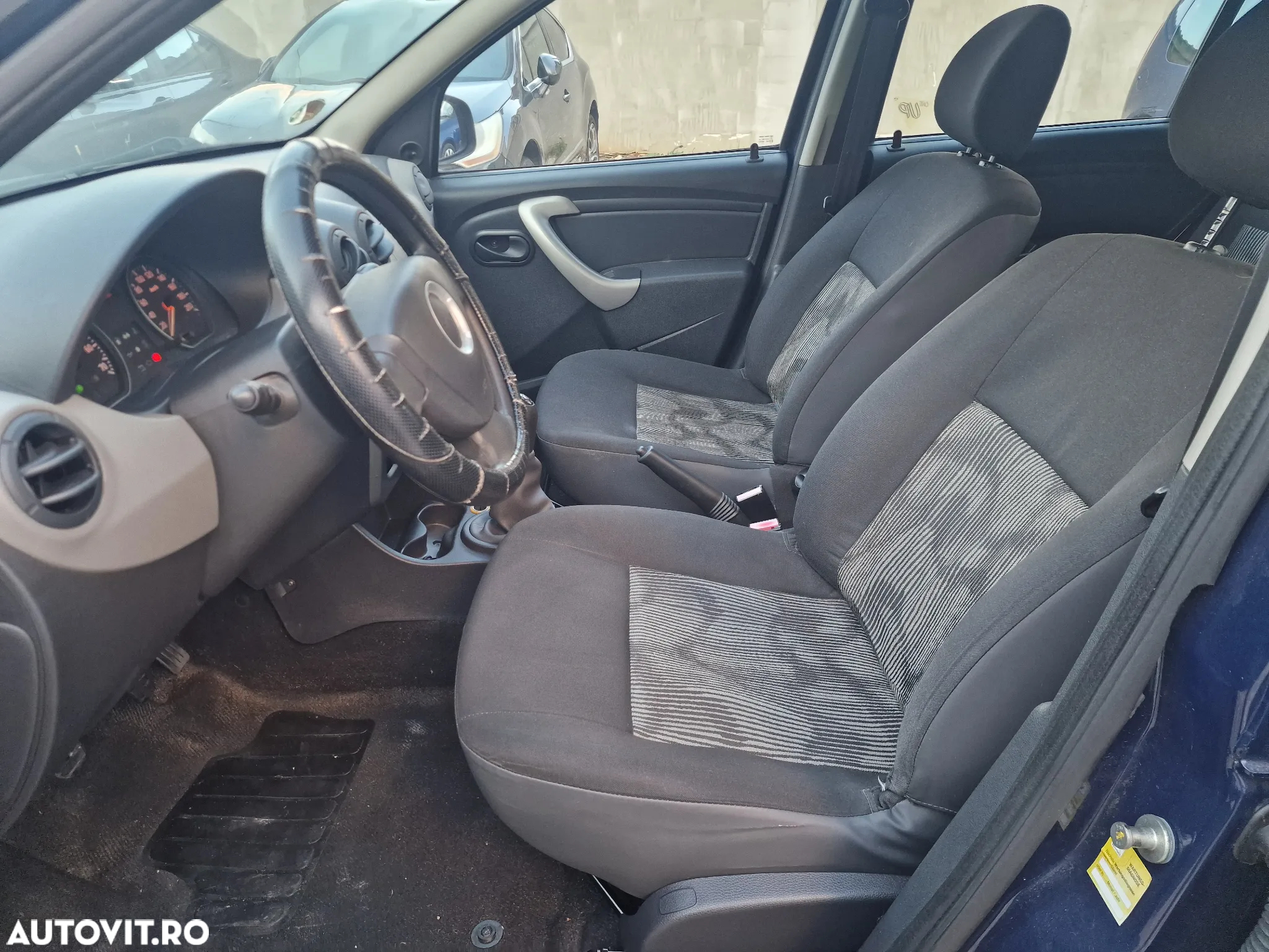 Dacia Sandero 1.2 16V 75 Celebration - 4