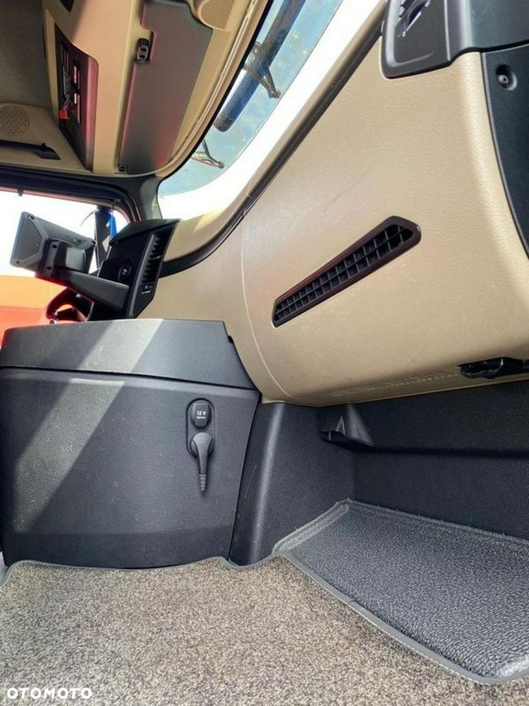 Mercedes-Benz 1845 - 14