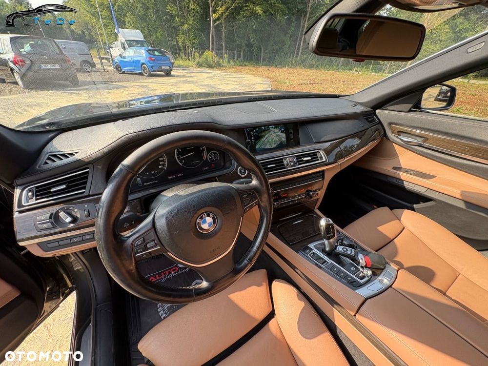 BMW Seria 7 750i L xDrive - 19
