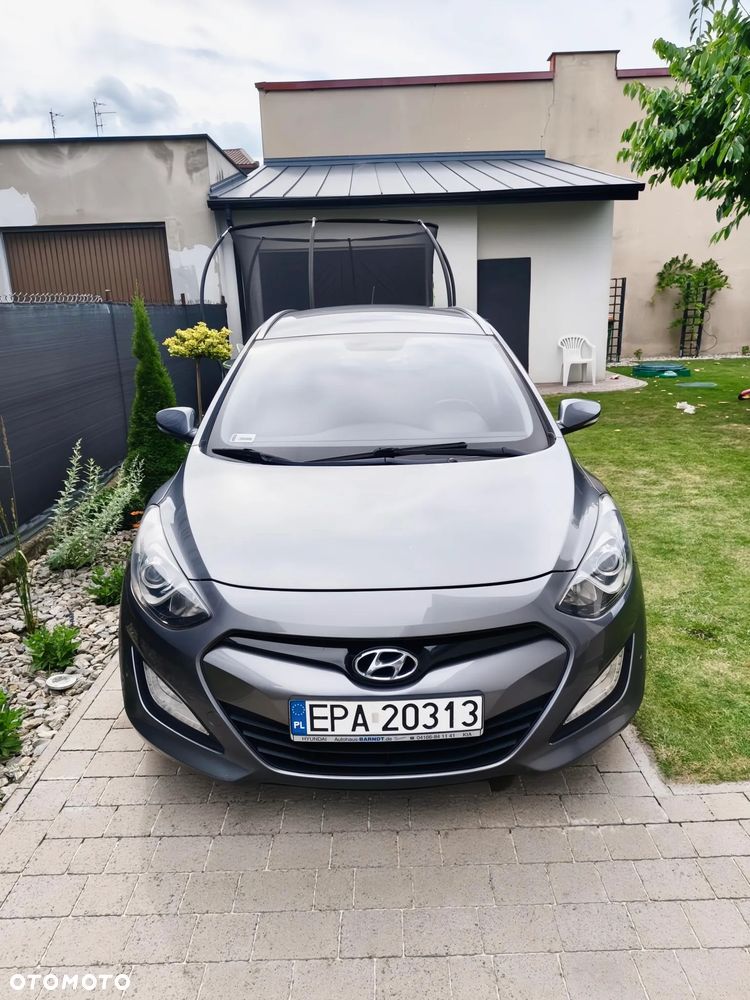 Hyundai i30 i30cw 1.6 CRDi Fifa World Cup Edition - 1