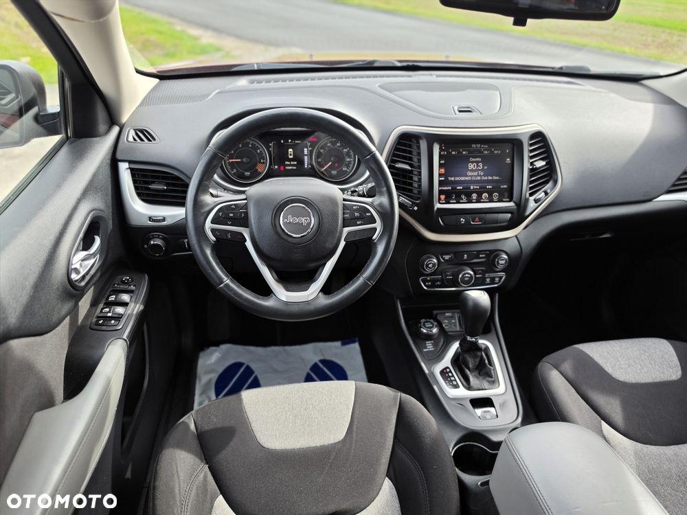 Jeep Cherokee - 7