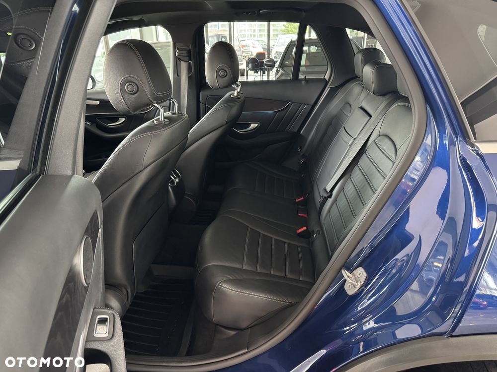 Mercedes-Benz GLC 250 d 4Matic 9G-TRONIC AMG Line - 33