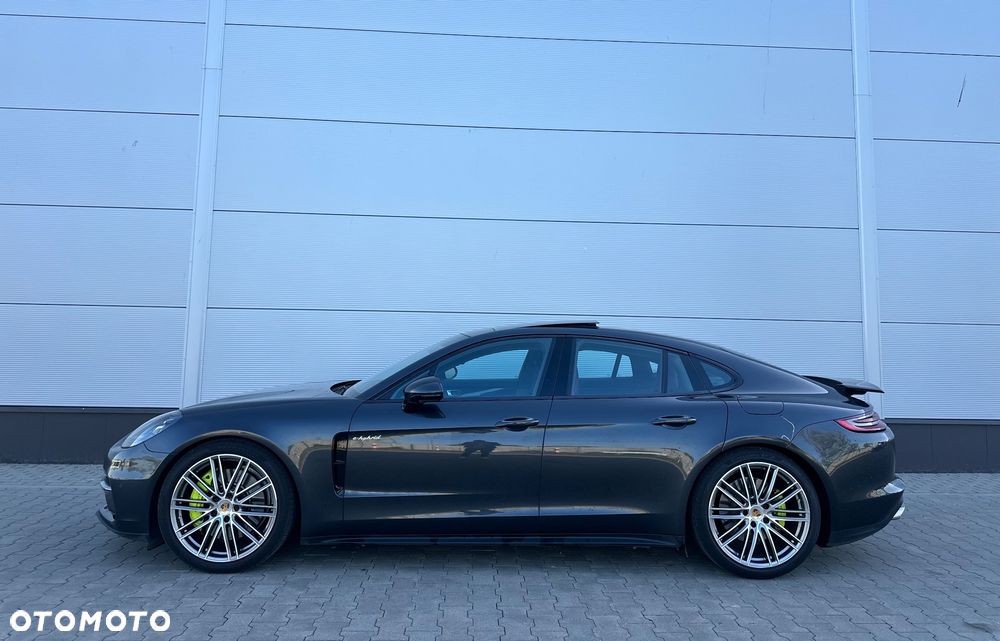 Porsche Panamera 4 E-Hybrid Platinum Edition - 35