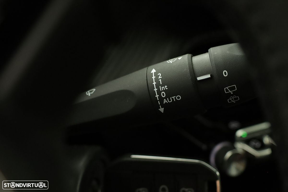 Peugeot 2008 1.2 PureTech Allure - 18