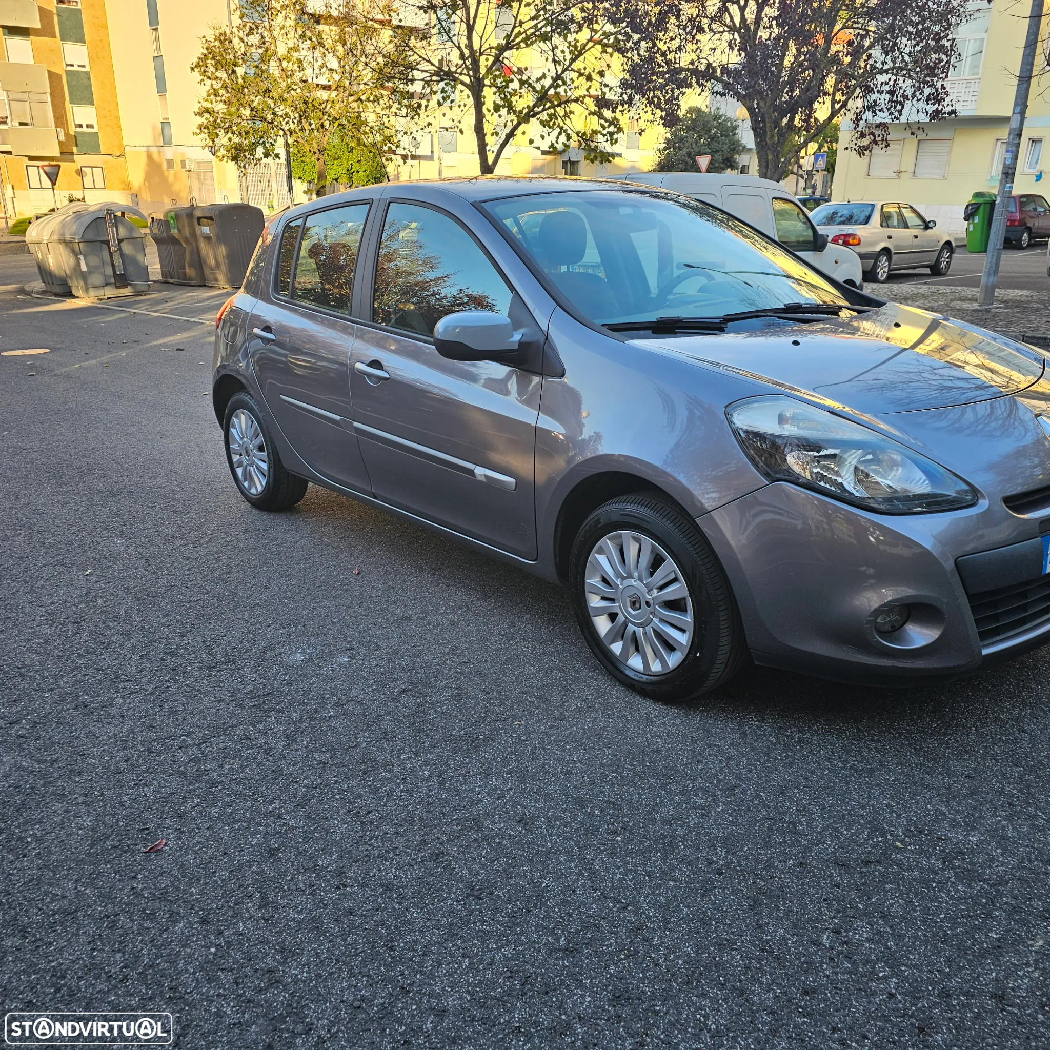 Renault Clio 1.5 dCi Dynamique S - 13