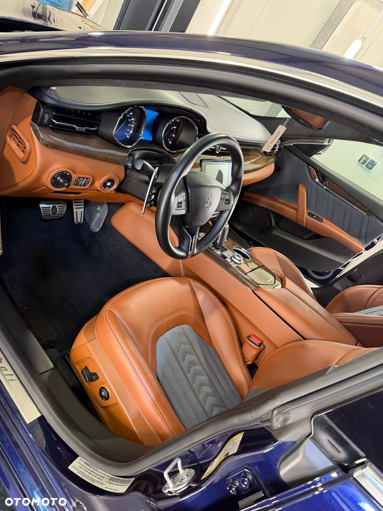 Maserati Quattroporte Q4 GranLusso S - 10