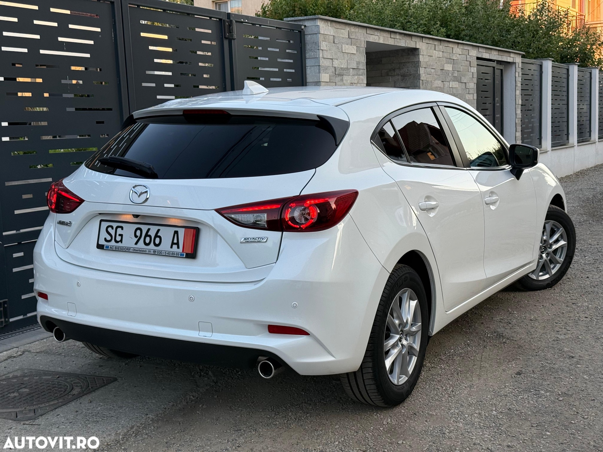 Mazda 3 SKYACTIV-G 120 Exclusive-Line - 3