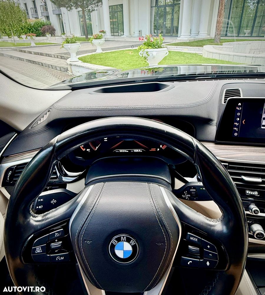 BMW Seria 5 520d xDrive AT - 13