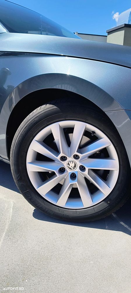 Skoda Superb 2.0 TDI DSG Style - 22
