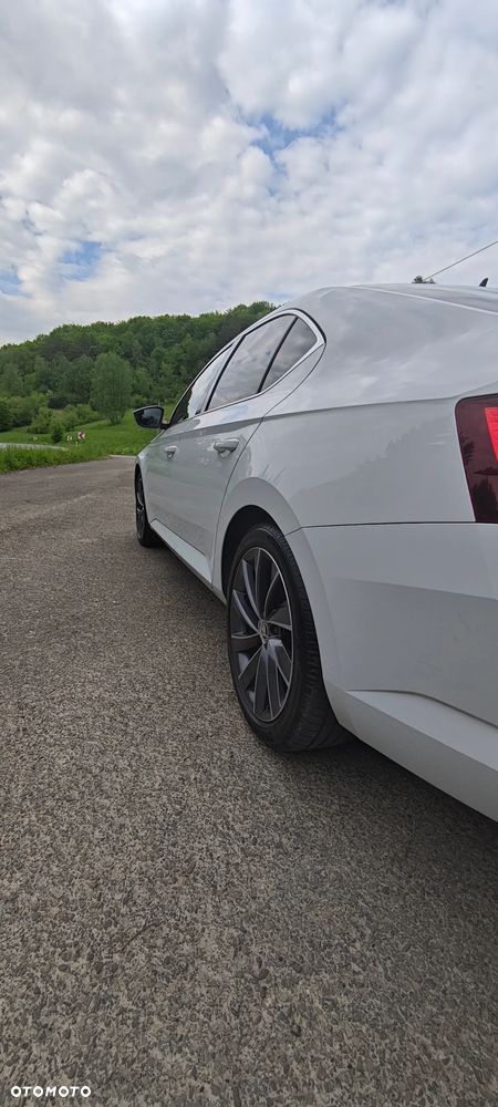 Skoda Superb 1.8 TSI L&K DSG - 30