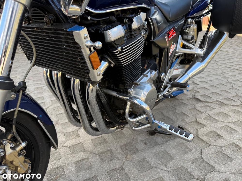 Suzuki GSX - 11