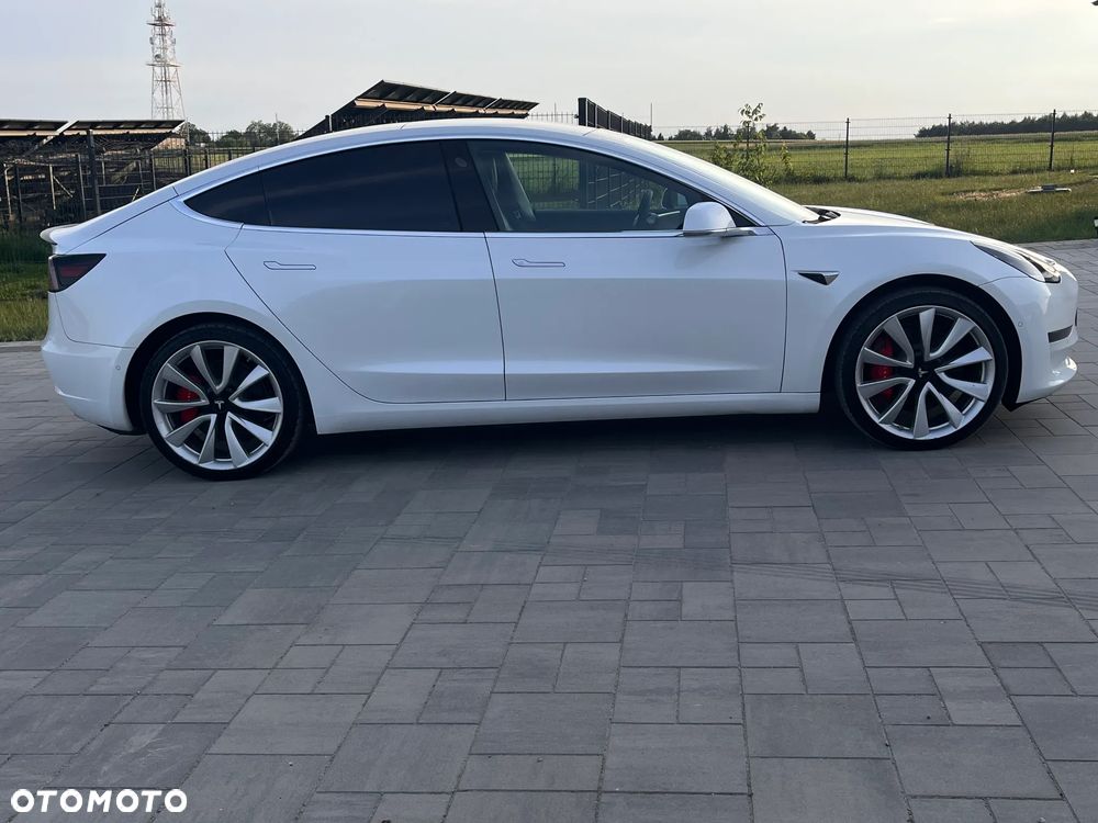 Tesla Model 3 - 8