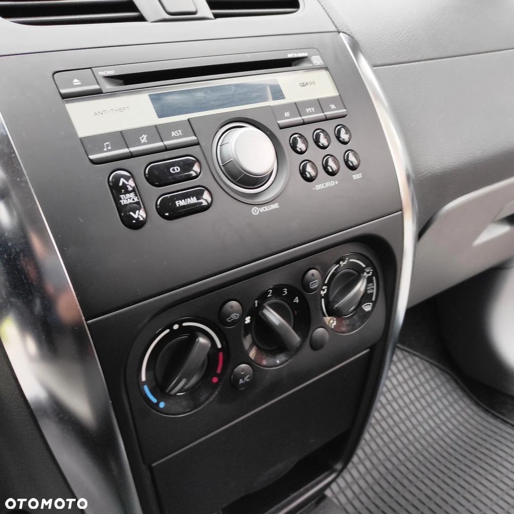 Suzuki SX4 1.6 Comfort - 18