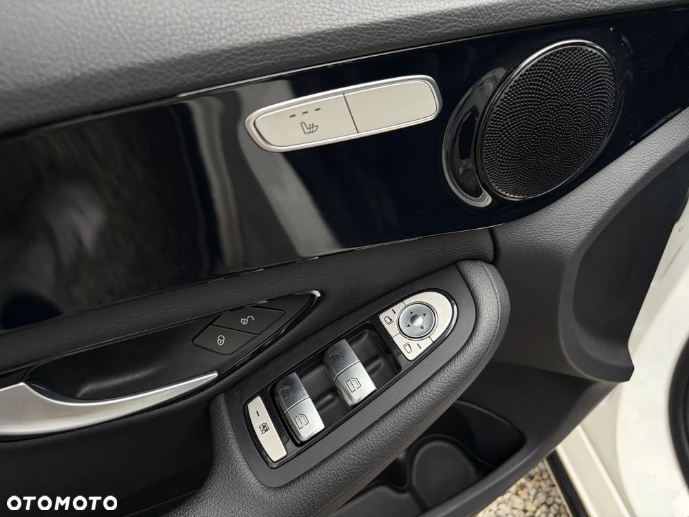 Mercedes-Benz Klasa C 200 9G-TRONIC - 33