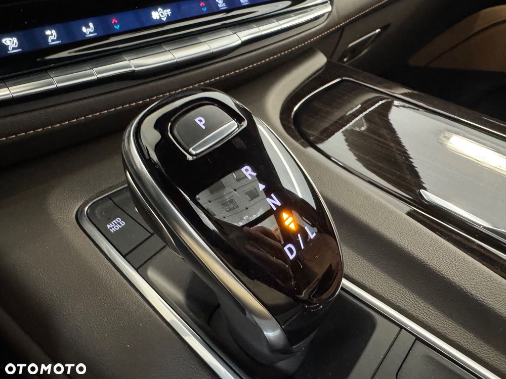 Cadillac Escalade - 14