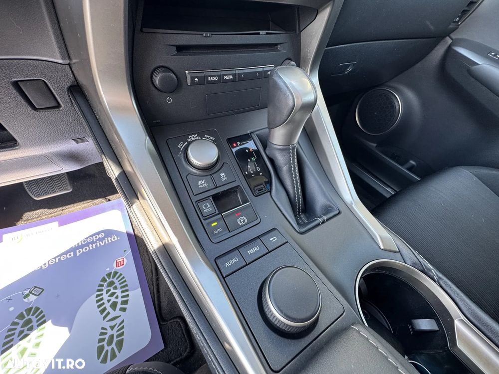 Lexus Seria NX 300h - 26