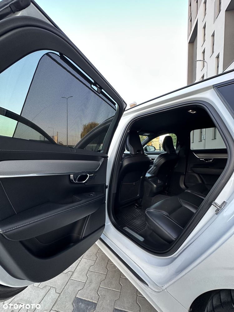 Volvo V90 D5 AWD R-Design - 24