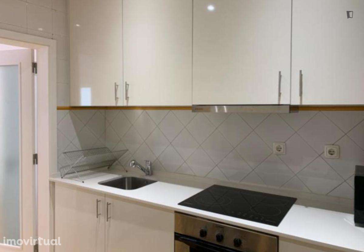Apartamento com 1 quartos - localizado em Rato Lisbon - Grande imagem: 2/10