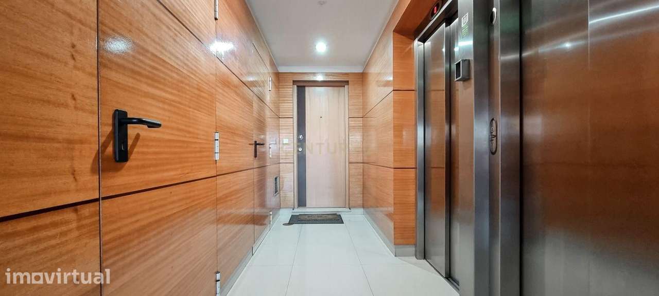 Apartamento T2 com Terraço e Garagem Fechada – Canidelo - Grande imagem: 3/37