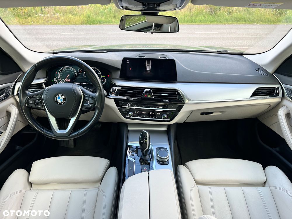 BMW Seria 5 520d Luxury Line - 17