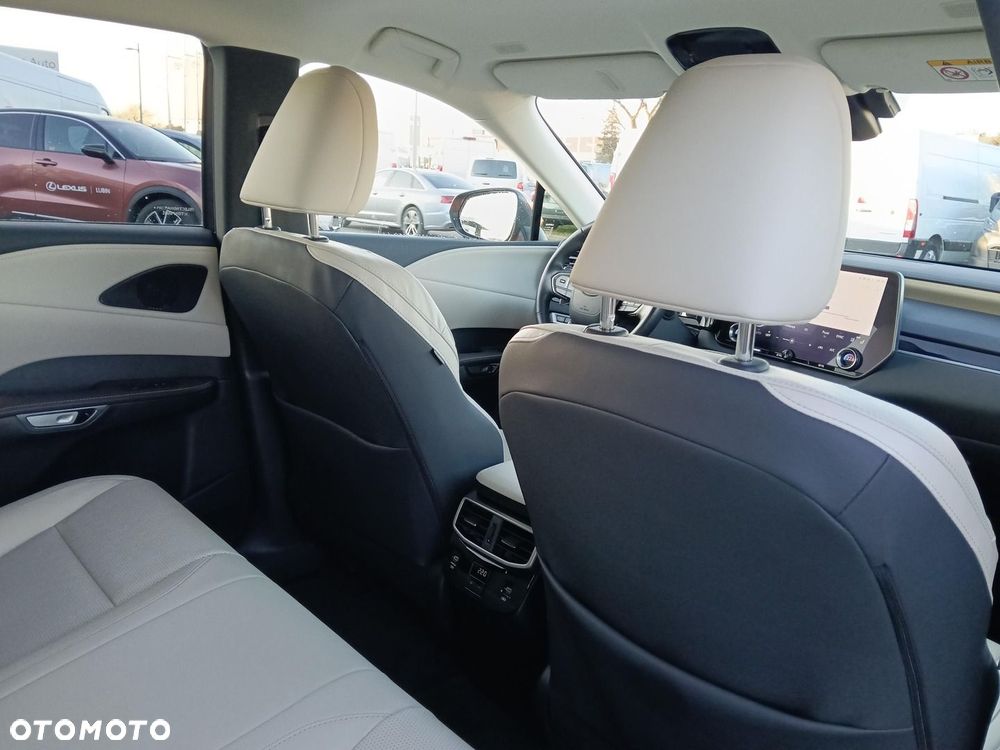 Lexus RX - 12