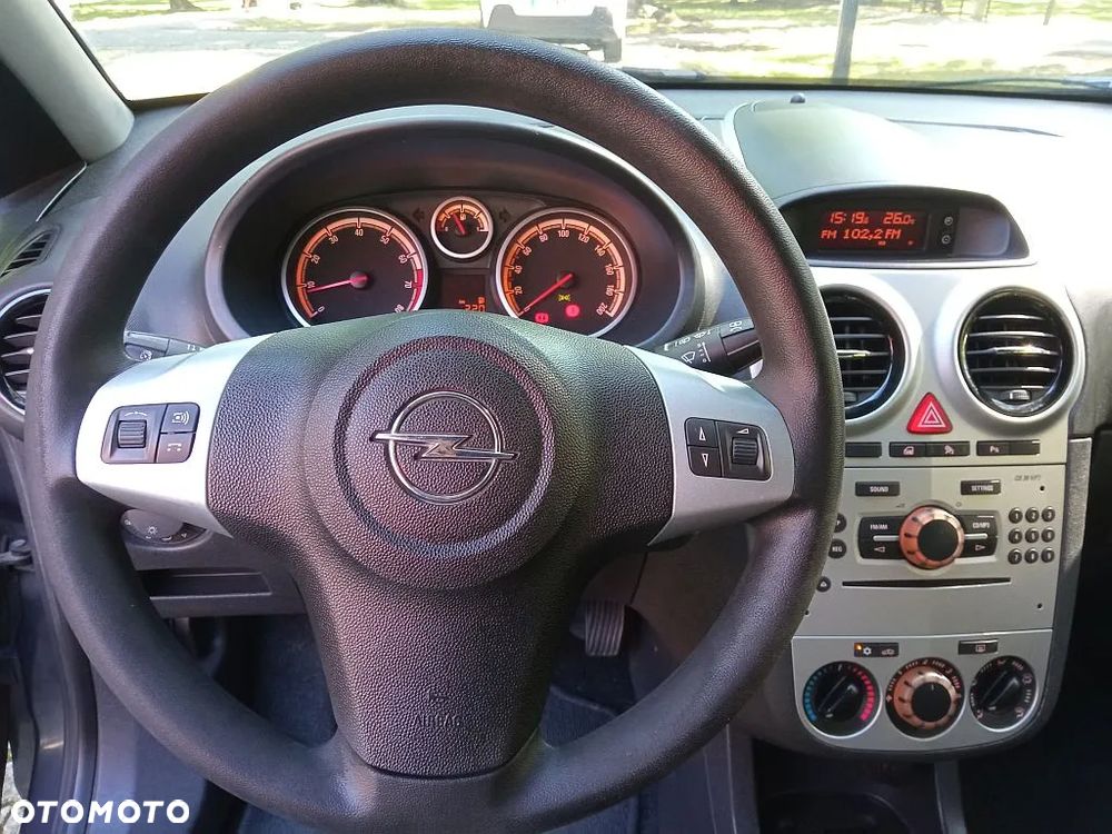 Opel Corsa 1.4 16V Cosmo - 9