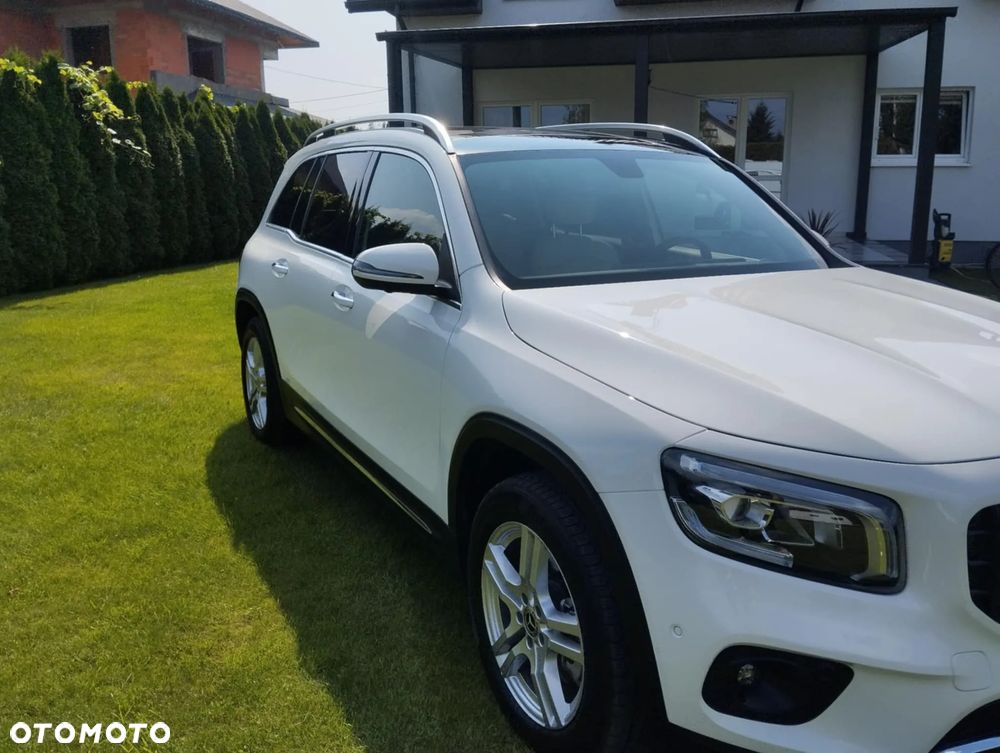 Mercedes-Benz GLB 250 4-Matic 8G-DCT - 3