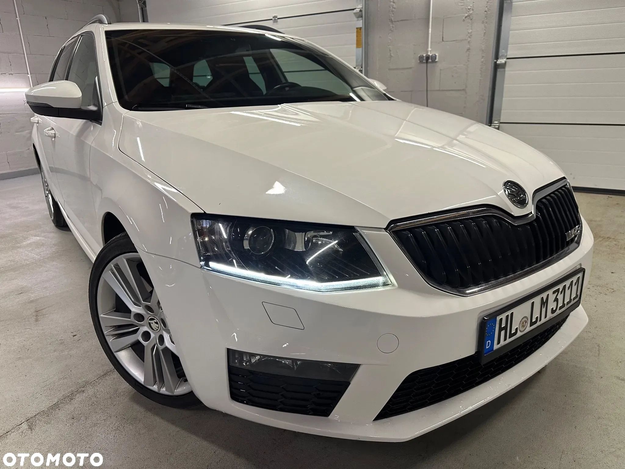 Skoda Octavia Combi 2.0 TDI RS - 1