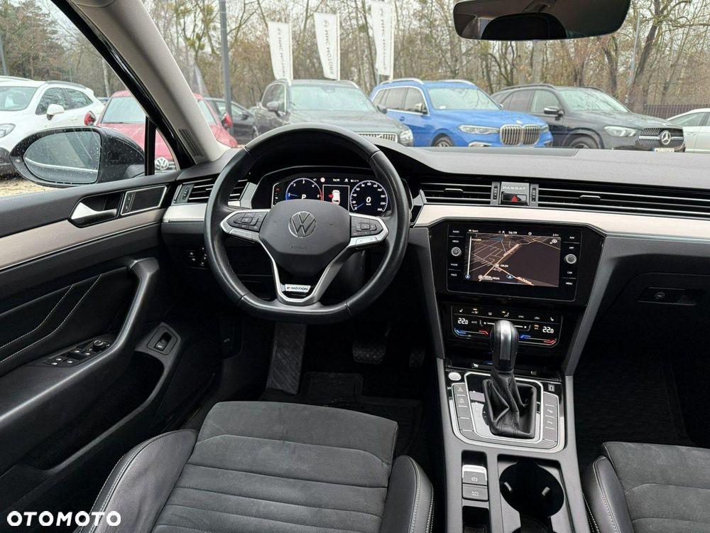 Volkswagen Passat - 25