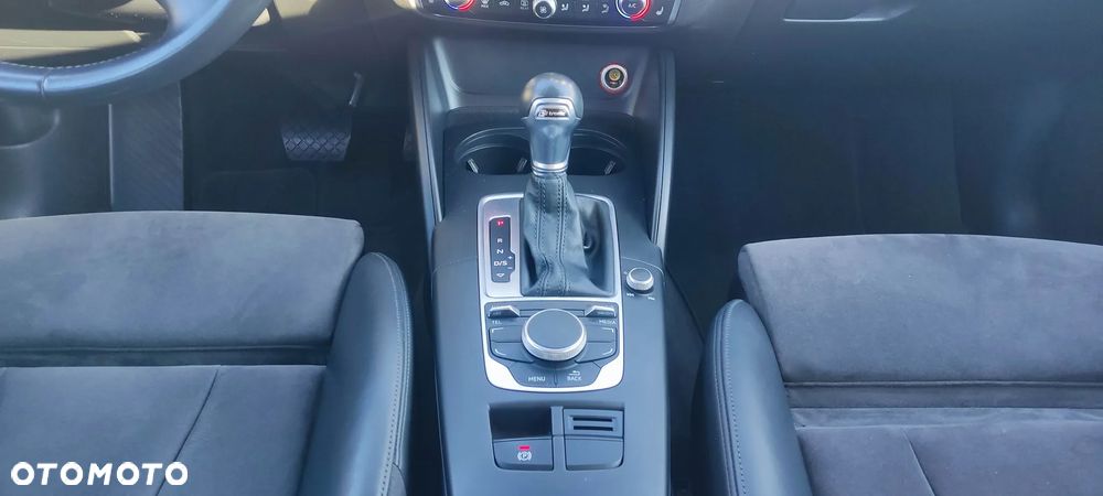 Audi A3 Sportback 2.0 TDI S tronic - 17