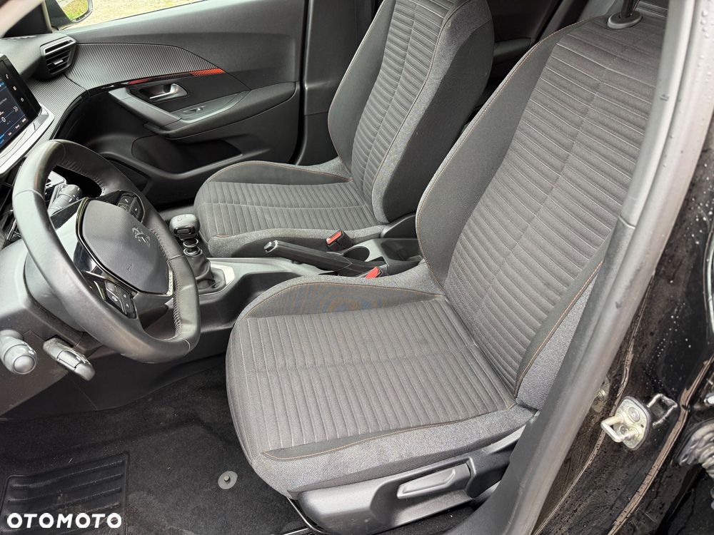 Peugeot 2008 - 13