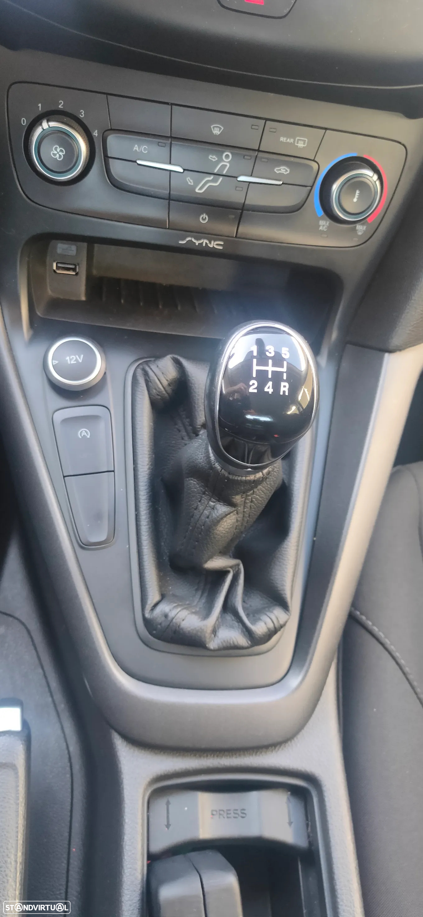 Ford Focus 1.0 EcoBoost S&S COOL&CONNECT DESIGN - 8