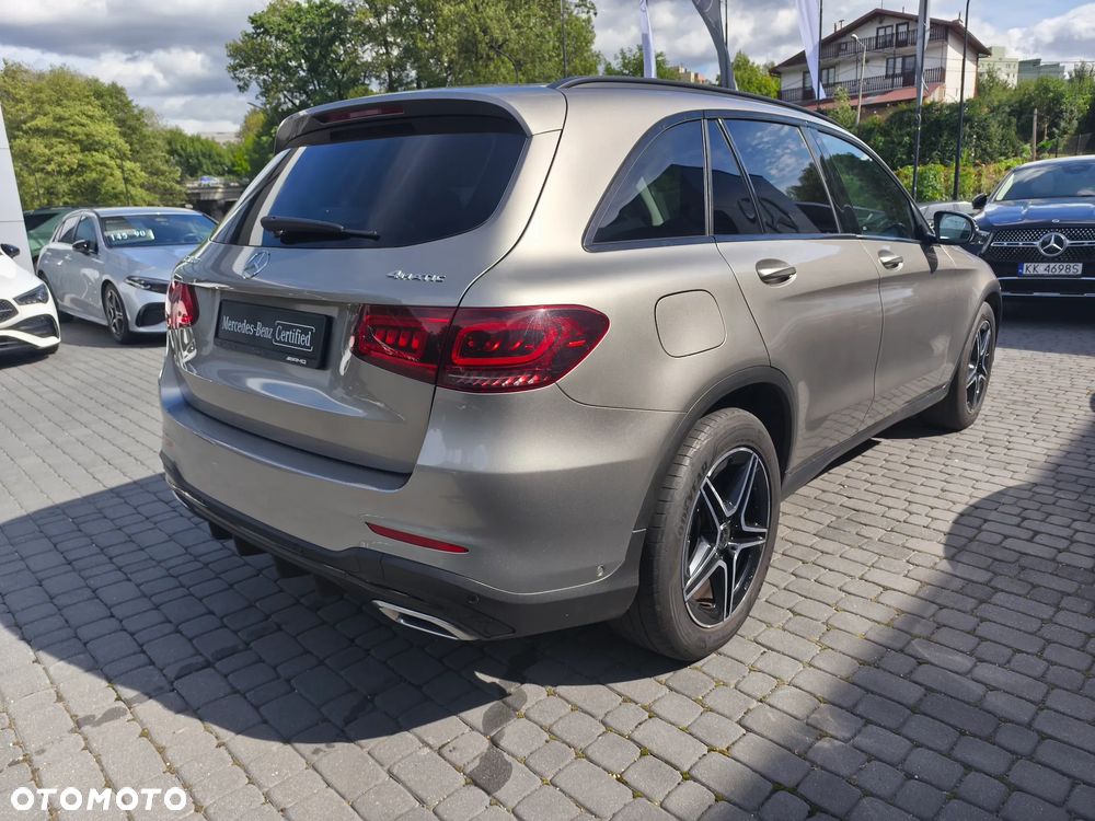 Mercedes-Benz GLC ver-200-d-mhev-4--matic-amg-line - 4