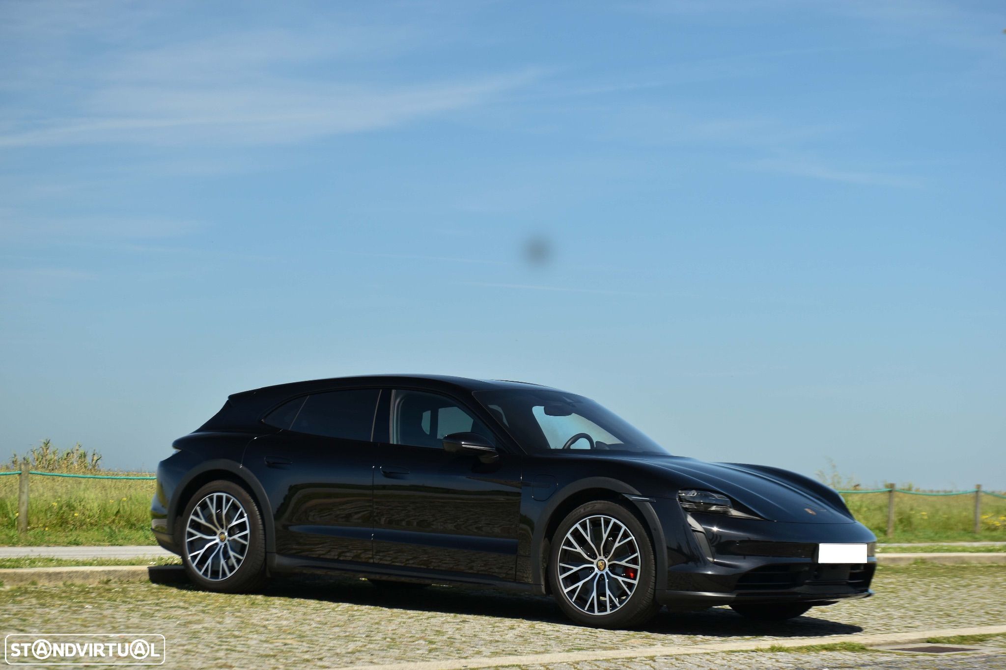 Porsche Taycan Cross Turismo 4S - 1
