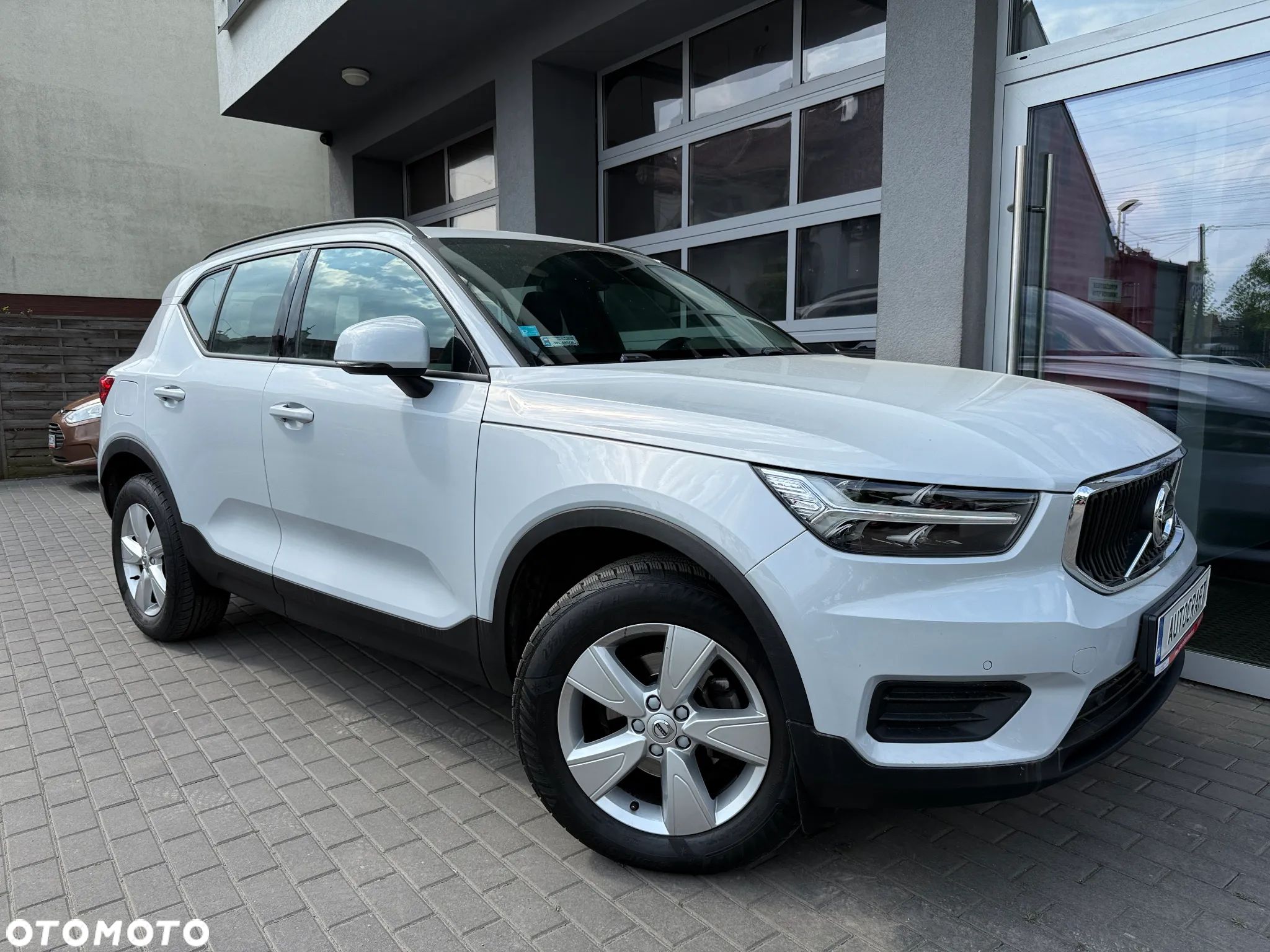 Volvo XC 40 T3 Momentum Pro - 1