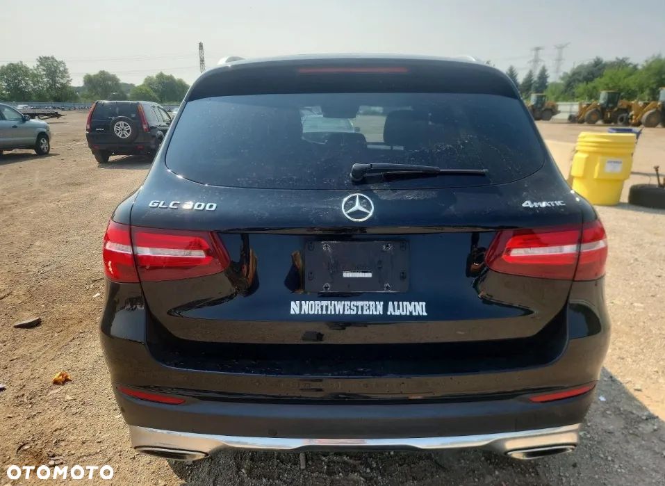 Mercedes-Benz GLC 300 4-Matic - 4