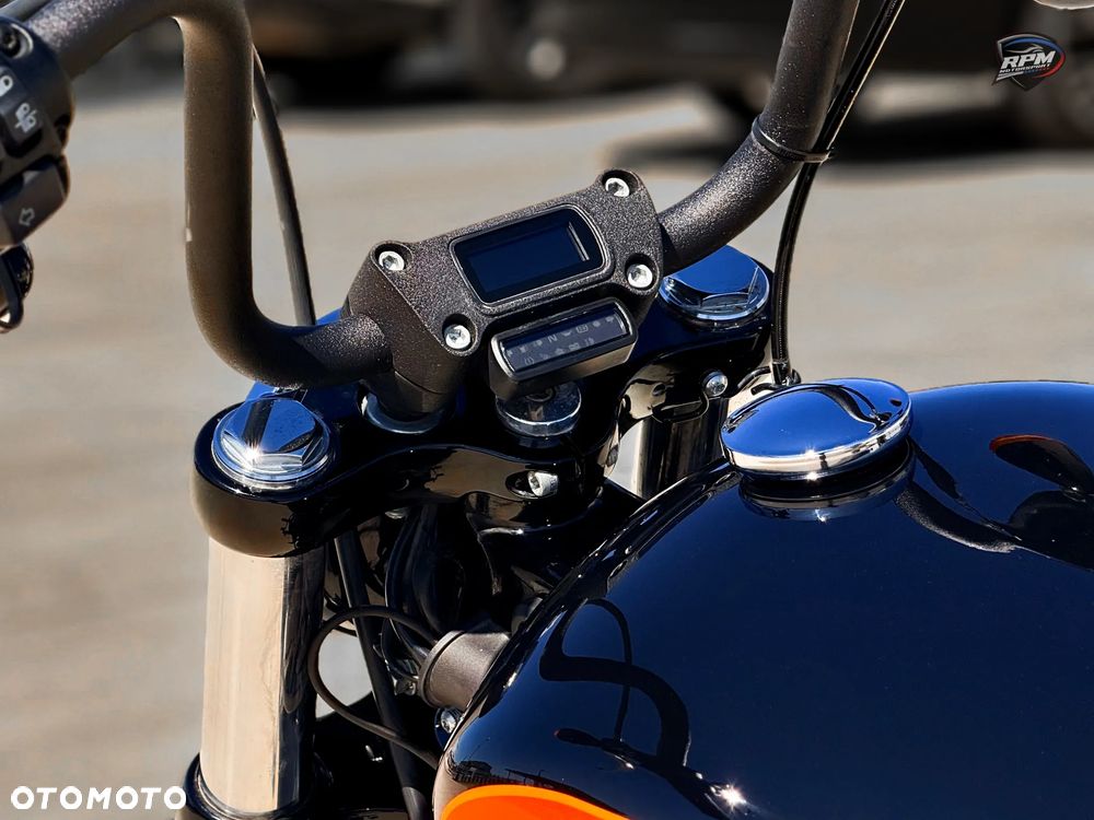 Harley-Davidson Softail Street Bob - 25