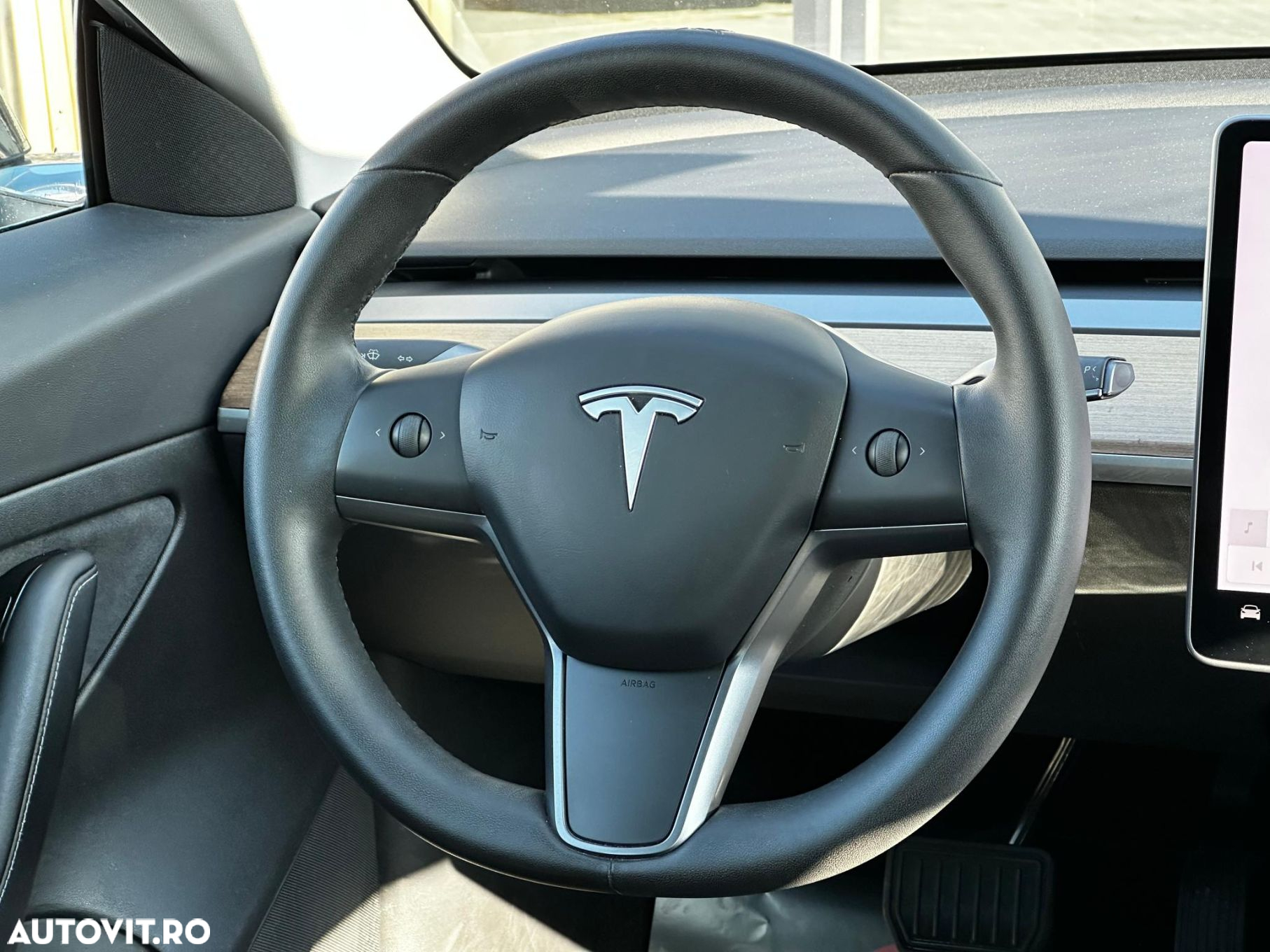 Tesla Model 3 - 10