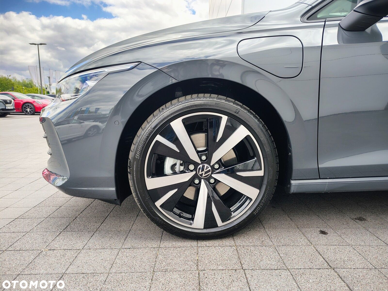 Volkswagen Golf - 8
