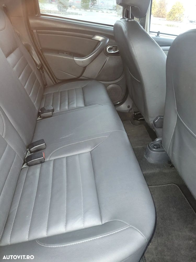 Dacia Duster dCi 110 FAP 4x2 EDC Blackshadow - 9