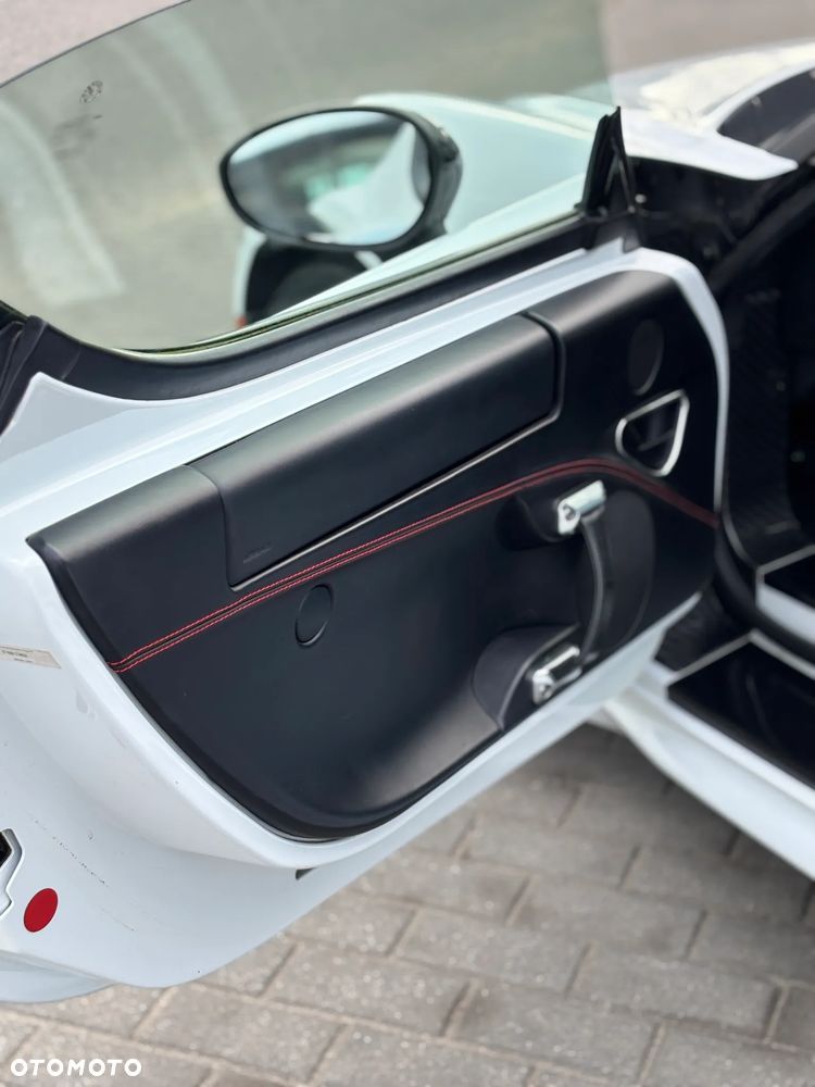 Alfa Romeo 4C - 15