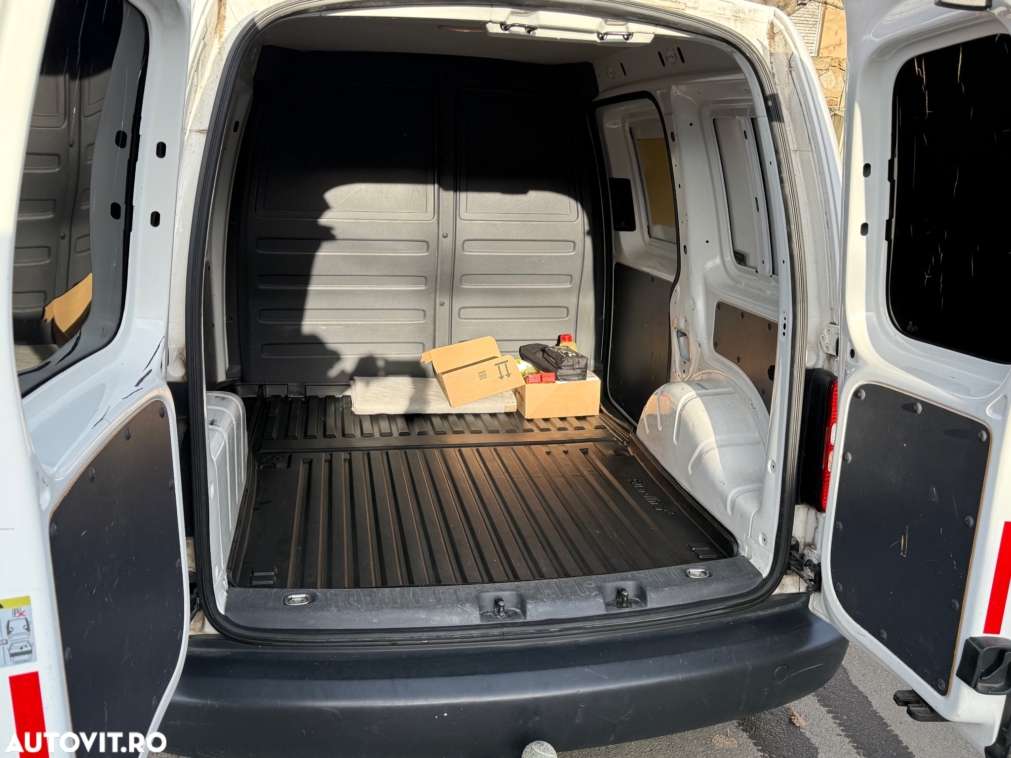 Volkswagen Caddy - 16