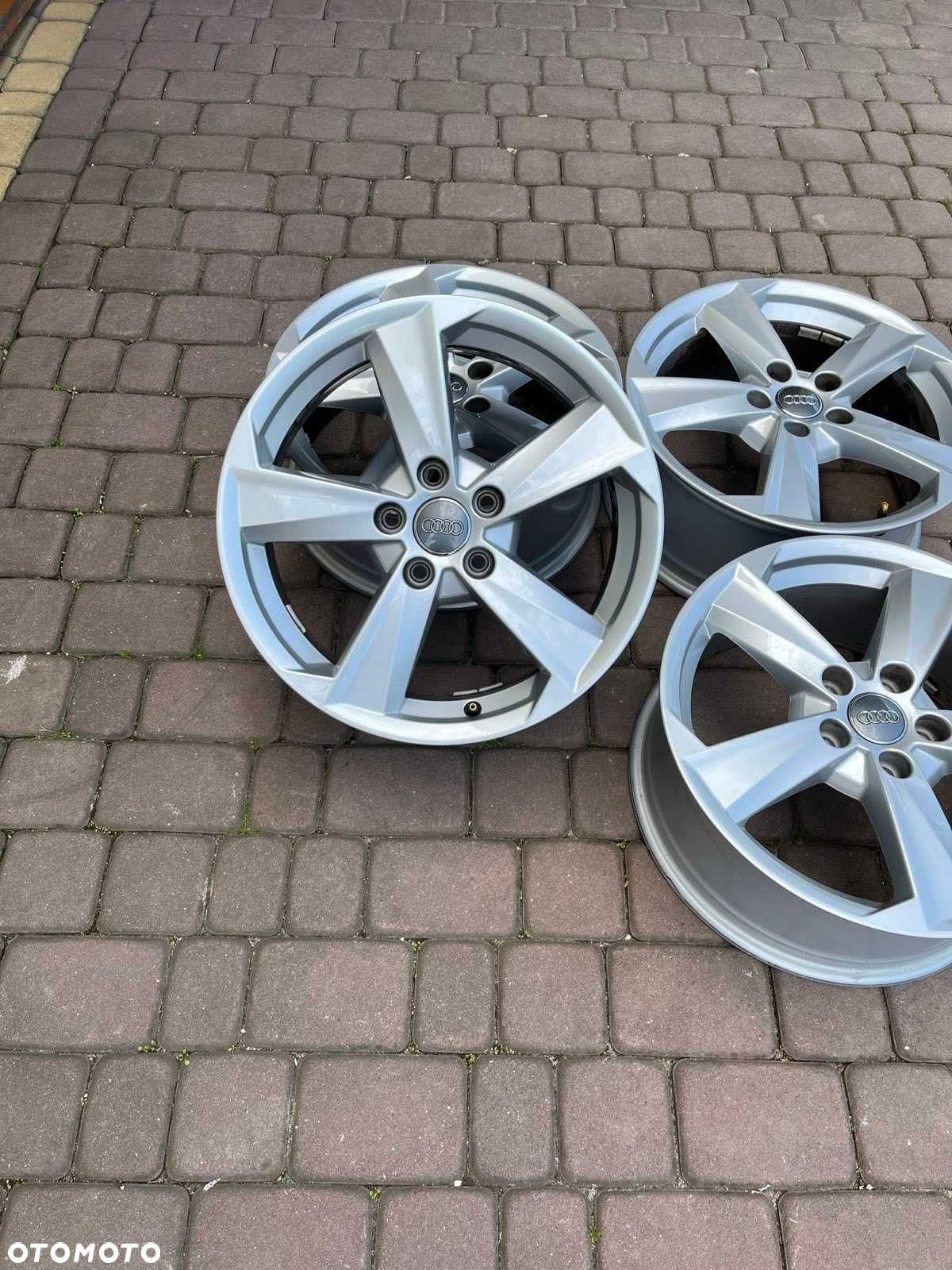 Oryginalne alufelgi Audi 5x112 17 cali A4 A5 A6 Q2 - 3